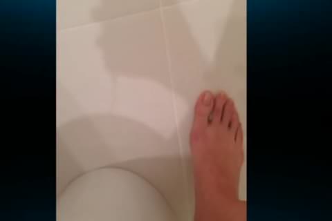 無修正：トイレで裸の女子高生とのライブ配信