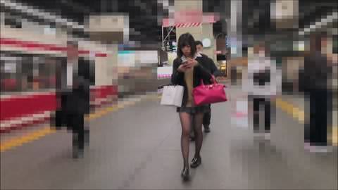 制服の女子高生、顔が見える！「ストッキング破れてるよ！」って言ったら…