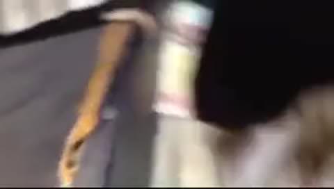 [流出] 友達の前での初セックス！みんなでスマホで撮影