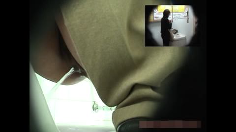 [素人] とあるゲームセンター★これはヤバい！！リアル♥女子トイレ盗撮♥ 030、店長仕込み