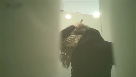 新鮮な美女たちのそばにある椅子 wc42