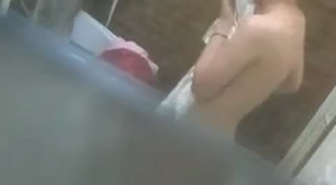 [一軒家の浴室、3か所] 大学。可愛い同僚の自宅を突き止めた。14分29秒