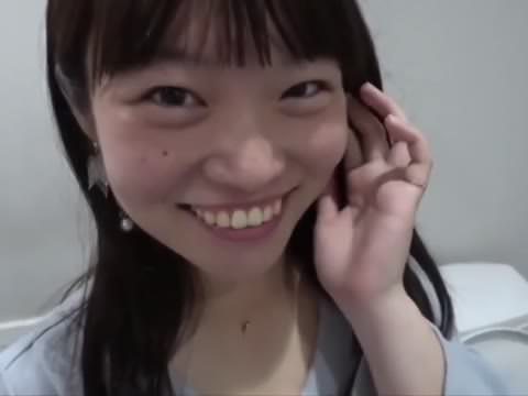 笑顔でフェラをする女性 [サンプル]