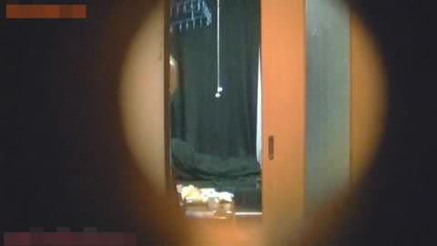 [ストーカー盗撮] アパート ♡ 一人暮らしの女性 ◆ ドアの覗き穴からの盗撮 10
