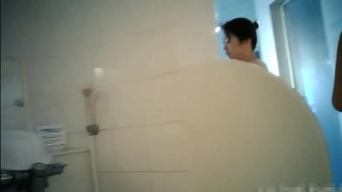 女友達とのバスルーム