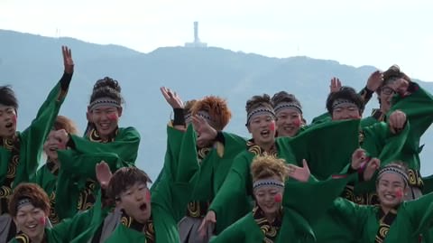 令和時代の販売！！4K高画質！！ダンス！！片側からずり落ちる露出度の高い衣装のダンサーたち！！n152