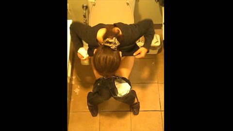 洋式トイレの女性たち 2