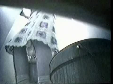 朝の女の子：トイレでの隠し撮り