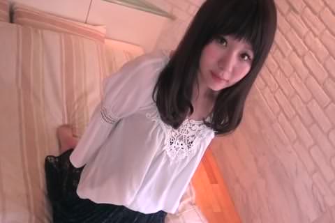 無修正 — パイパン、潮吹き、スレンダーな若妻の大量中出し [パート1]