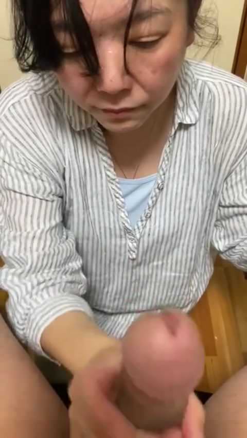 ママのフェラチオ：2回連続のゴックン＆口内射精 [無修正]