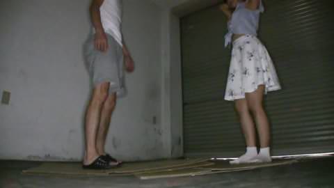 [流出] 黒髪美人のアイドルによる絶え間ないフェラチオと顔射 — AV会社の撮影現場