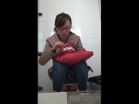 [無修正] 中国のトイレ盗撮 #13 [高画質] 排泄シーンあり
