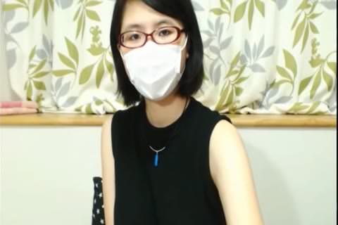 無臭 — 色白の女子大生（巨乳、薄毛 — オナニー生配信）