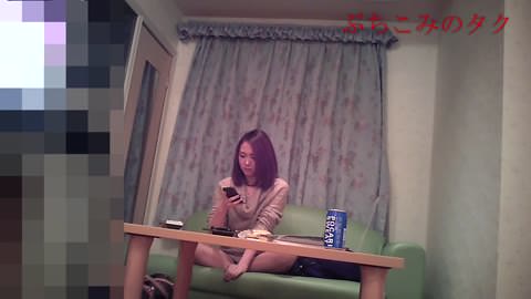 隠しカメラによる盗撮_レイカ、19歳、中出し初体験_プライベート_無修正