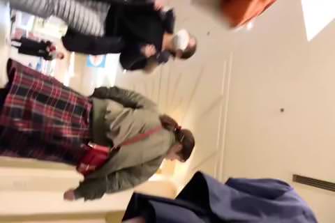 撮影者、隠れていない