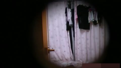 女子寮の覗き穴 3