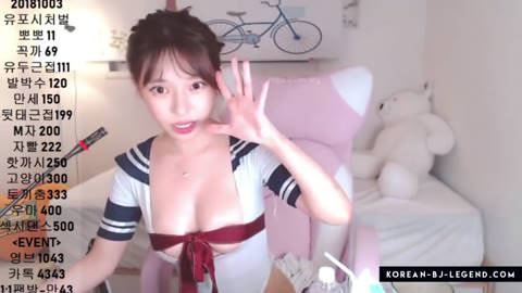 巨乳ライブチャット：無修正