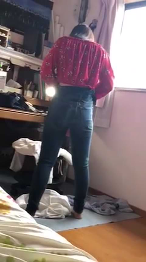 【無修正】個人アーカイブからの流出 — 未公開 — ミネギシ・ミナミ似の女の子とのスマホセックス