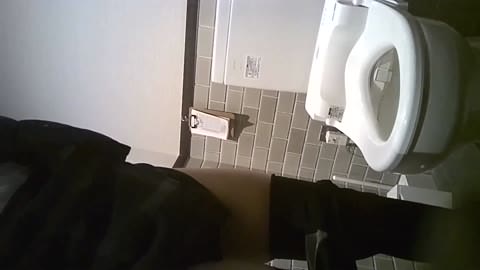 [伝説] トイレでのオナニー隠し撮り流出