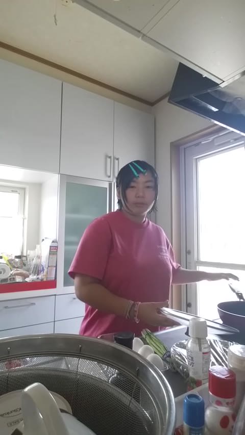 新作動画「バカな女王」— ロングバージョン — 14