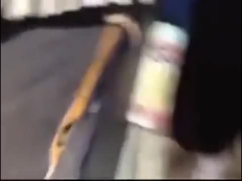 カメラマンも興奮、キッチンでの隠し撮り