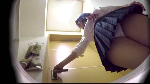 女子高生2人の生理現象チェック