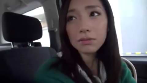 真面目な顔をした淫乱な女の子！