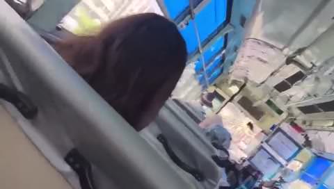 刺激が欲しくて、胸をときめかせながらバスの中でオナニー☆