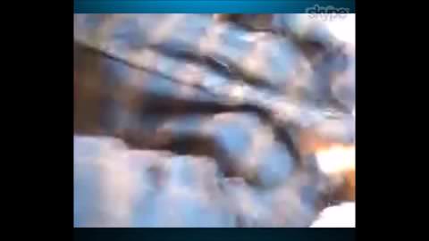 巨乳のヴィンテージ系女子が、満足させるのに必要な分だけ見せてくれる。