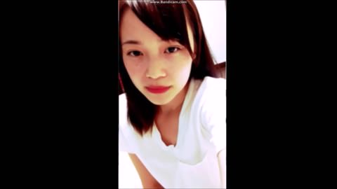 アイドル級の美女：「え？見えた？」