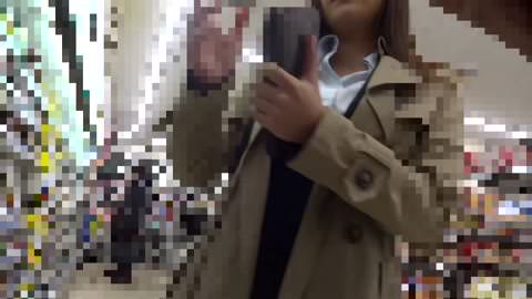 [痴漢動画] 体に密着する白いパンティ * タンポンを引き抜く * 陰唇を撫でて喘ぎ声