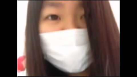 驚き！女子大生がスプレーを使ってオナニー