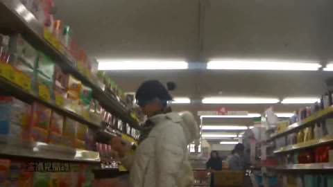 [盗撮] 姉の恥ずかしい排泄行為を盗撮 30 [興奮]