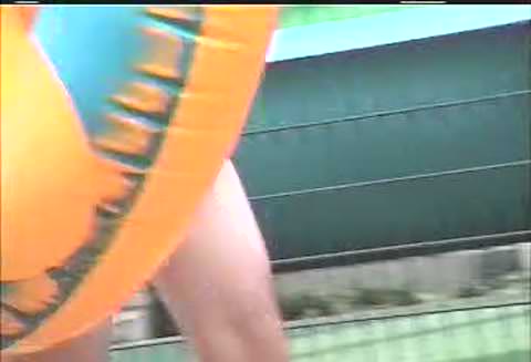公共プールでの女子高生撮影