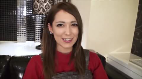 [無修正・中出し] お尻の毛が残っているガルは、大きな声で喘ぐ