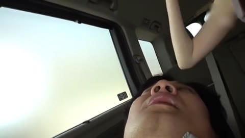 私を誘惑してくる親戚の19歳の娘。彼女の胸が激しく揺れて、おじさんは我慢できない。プライベート動画