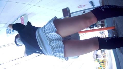 [11分以上] イ●ンへ向かう真っ白なロリ娘、パート2