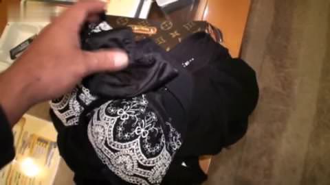 【無修正】 放尿シーンから始まり、動画全体を通して互いに「あなた」と呼び合っているのが、かえって新鮮に映る