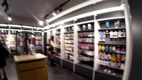 [快挙] アイドル級の女の子をゲット！！ 信じられないほど可愛い美女との独占インタビュー OK！！