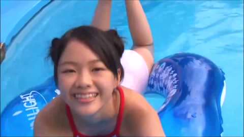 可愛すぎる若きアイドルMちゃん — 前半（!! 超ホット!!） C好きの方へ