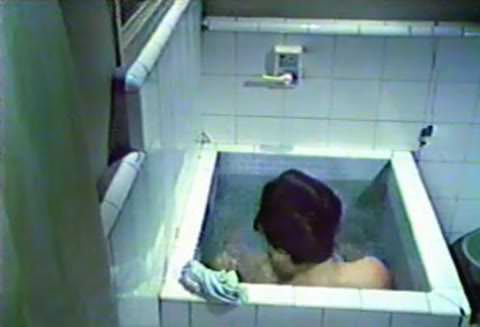 新人時代の美人女優、すべて丸見え W