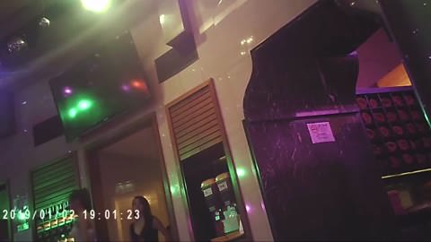 侵入！アジア人奴隷娼婦のオークション！