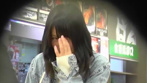 アイドルを凌ぐ美女を見つめて