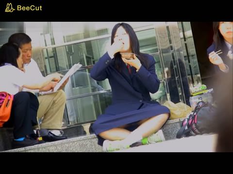 レイバ時代初の、真っ白なパンティを大胆に披露するJ★K