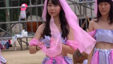 J★Kがうっかりピンクのブラジャーを丸見えにしてしまった！！！