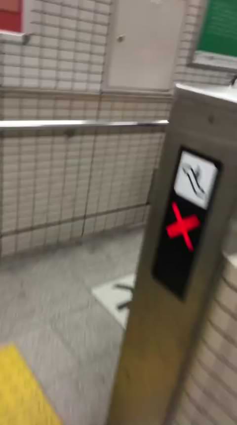 [衝撃] 道を教えてくれた礼儀正しい女子高生に隠し撮りを見せた