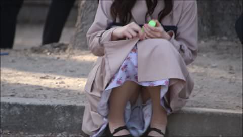 座っている超美人、佐伯のぞみ級