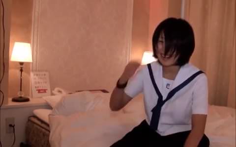 制服姿の可愛い女の子とのセックス 【無修正】