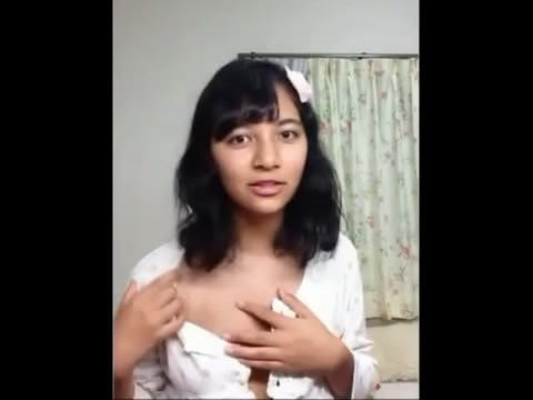 乳首が丸見えのインド人アイドルの黒歴史！！