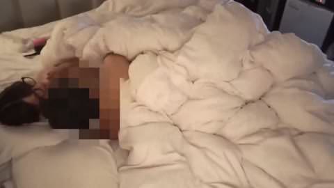 朝のセックス。ロリちゃん、ロリちゃん